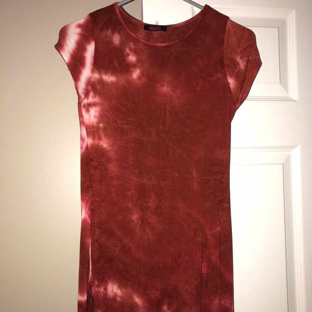 BLUSH red and white tie dye top
